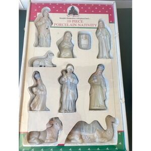Vintage 1991 Holiday Classics 10 Piece Porcelain Nativity Set Handpainted Pastel